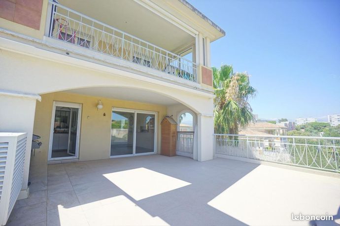 3 غرف نوم منزل ذو طابقين في Cannes, France رقم 311909