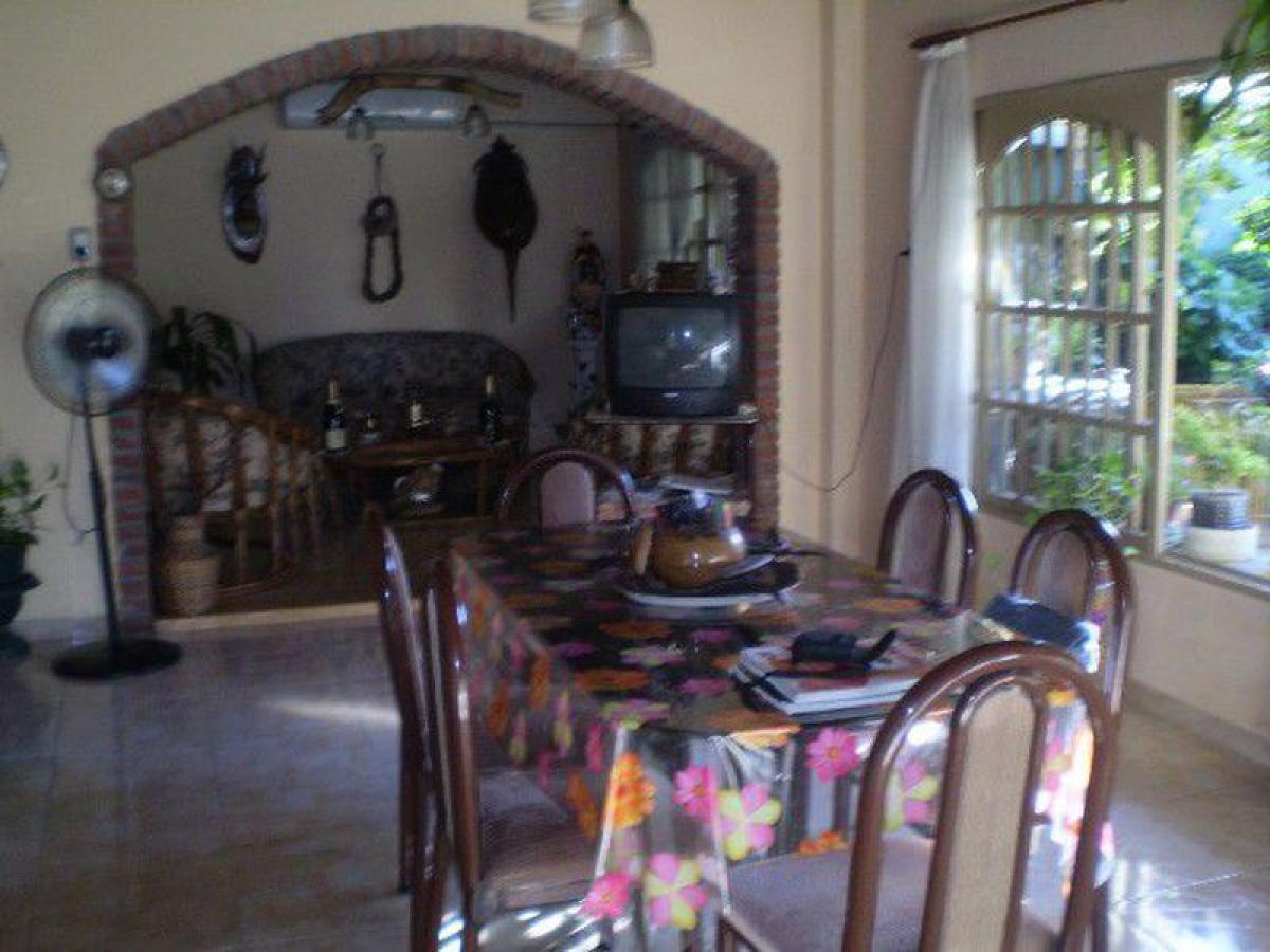 2 bedrooms House in Moron, Argentina No. 6702