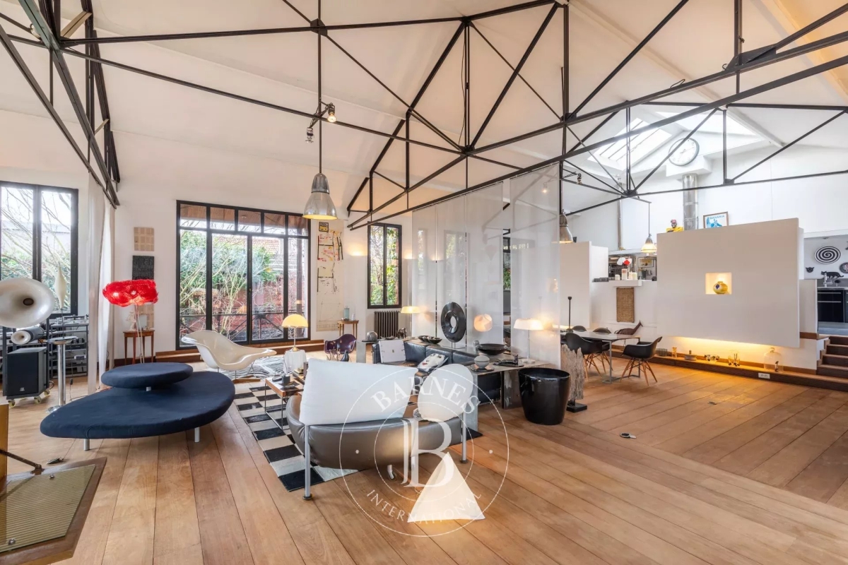 9 rooms House in Bagnolet, France No. 166324