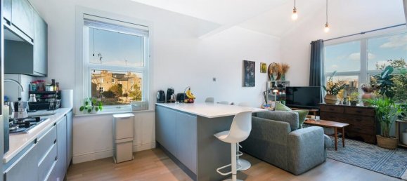 1 bedroom Apartment in London, United Kingdom No. 9885 2