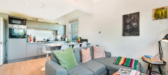 1 bedroom Apartment in London, United Kingdom No. 9885 3