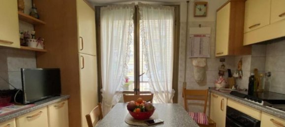 3 bedrooms Apartment in Rome, Italy No. 163187 6