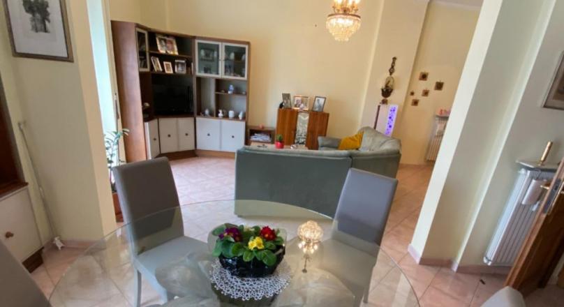 3 bedrooms Apartment in Rome, Italy No. 163187