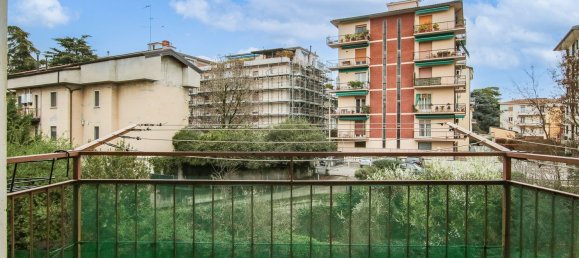 3 rooms Apartment in Verona, Italy No. 61393 5