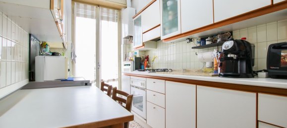 3 rooms Apartment in Verona, Italy No. 61393 3