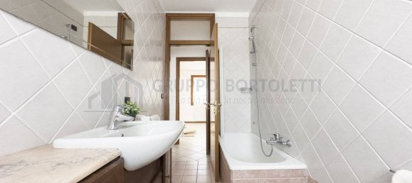 1 bedroom Apartment in Padua, Italy No. 325512 20
