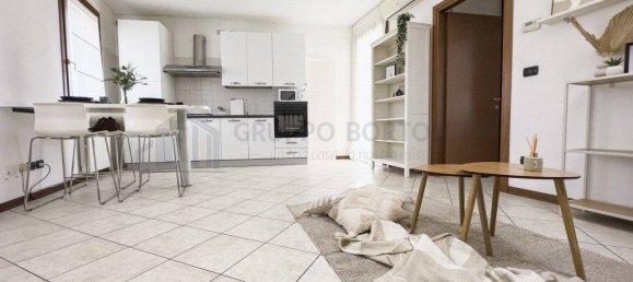 1 bedroom Apartment in Padua, Italy No. 325512 2