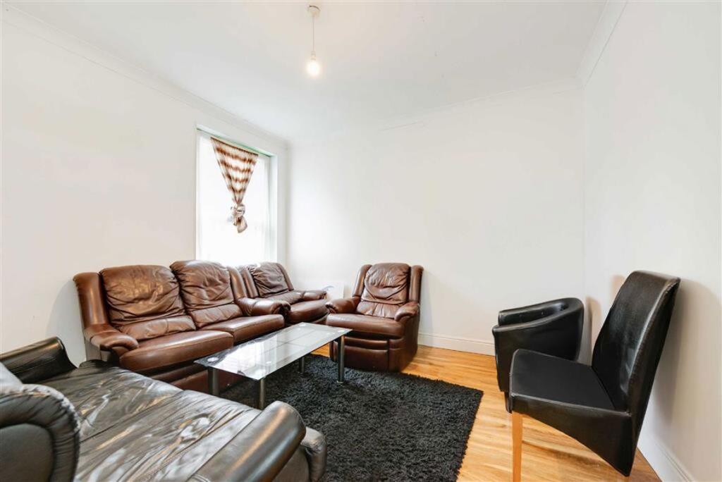 2 bedrooms Apartment in Cricklewood, United Kingdom No. 5715
