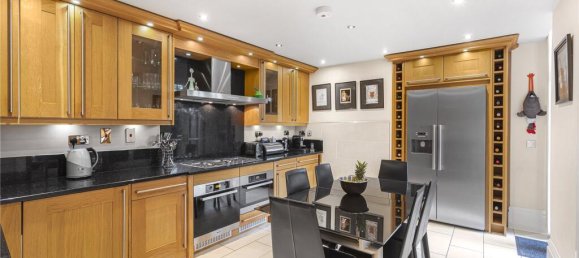 2 bedrooms Apartment in Essendon, United Kingdom No. 6543 7