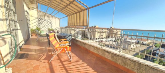 2غرفة بانتهاوس في Pomezia, Italy رقم 273800 3