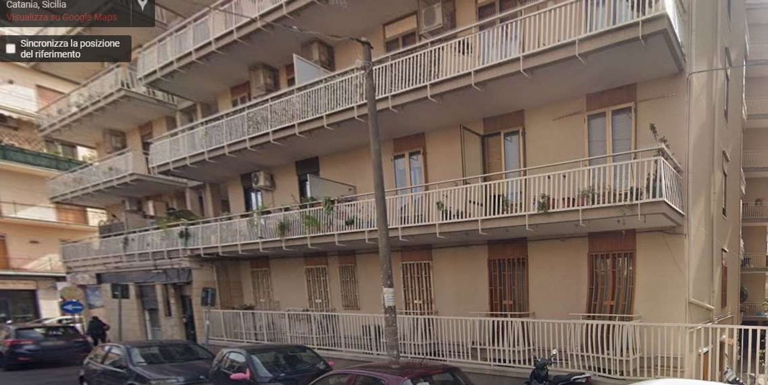 6 rooms Apartment in Catania, Italy No. 46921