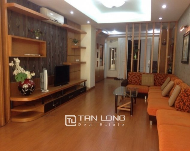 Apartamento de 3 dormitorios en Tay Ho, Vietnam No. 2186