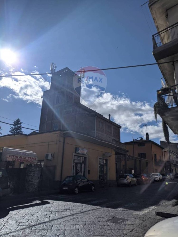 3 rooms Building in Randazzo, Italy No. 103164