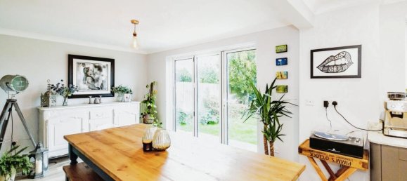 5 bedrooms House in Littlehampton, United Kingdom No. 10495 3