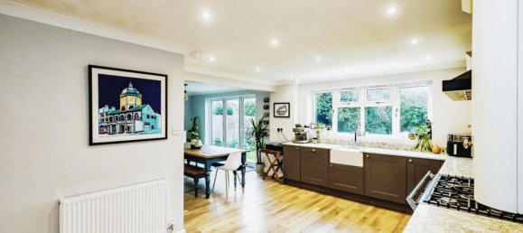 5 bedrooms House in Littlehampton, United Kingdom No. 10495 12