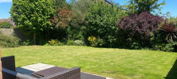 5 bedrooms House in Littlehampton, United Kingdom No. 10495 2