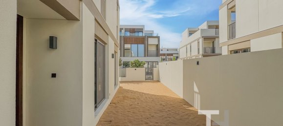 Villa de 4 dormitorios en Tilal Al Ghaf, UAE No. 94482 2