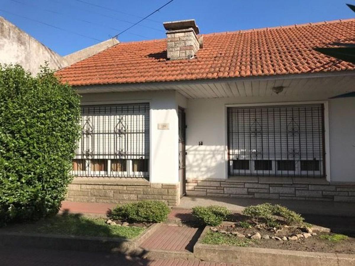 2 bedrooms House in Mar del Plata, Argentina No. 68742