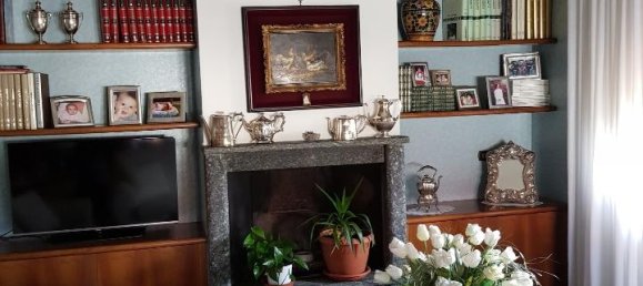 11 rooms Apartment in Bosisio Parini, Italy No. 15578 4