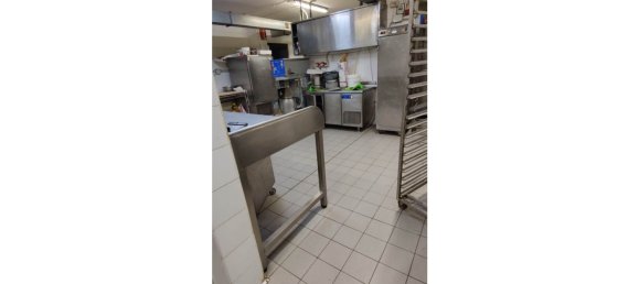 5-salle Propriété commerciale à Rome, Italy No. 26909 3