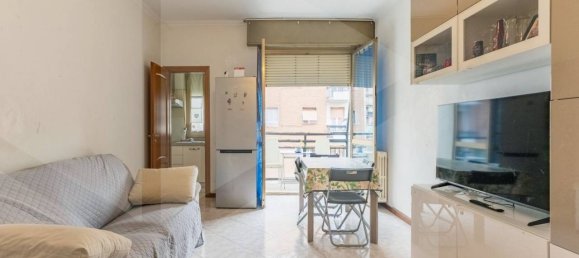 2 bedrooms Apartment in Milan, Italy No. 241660 4