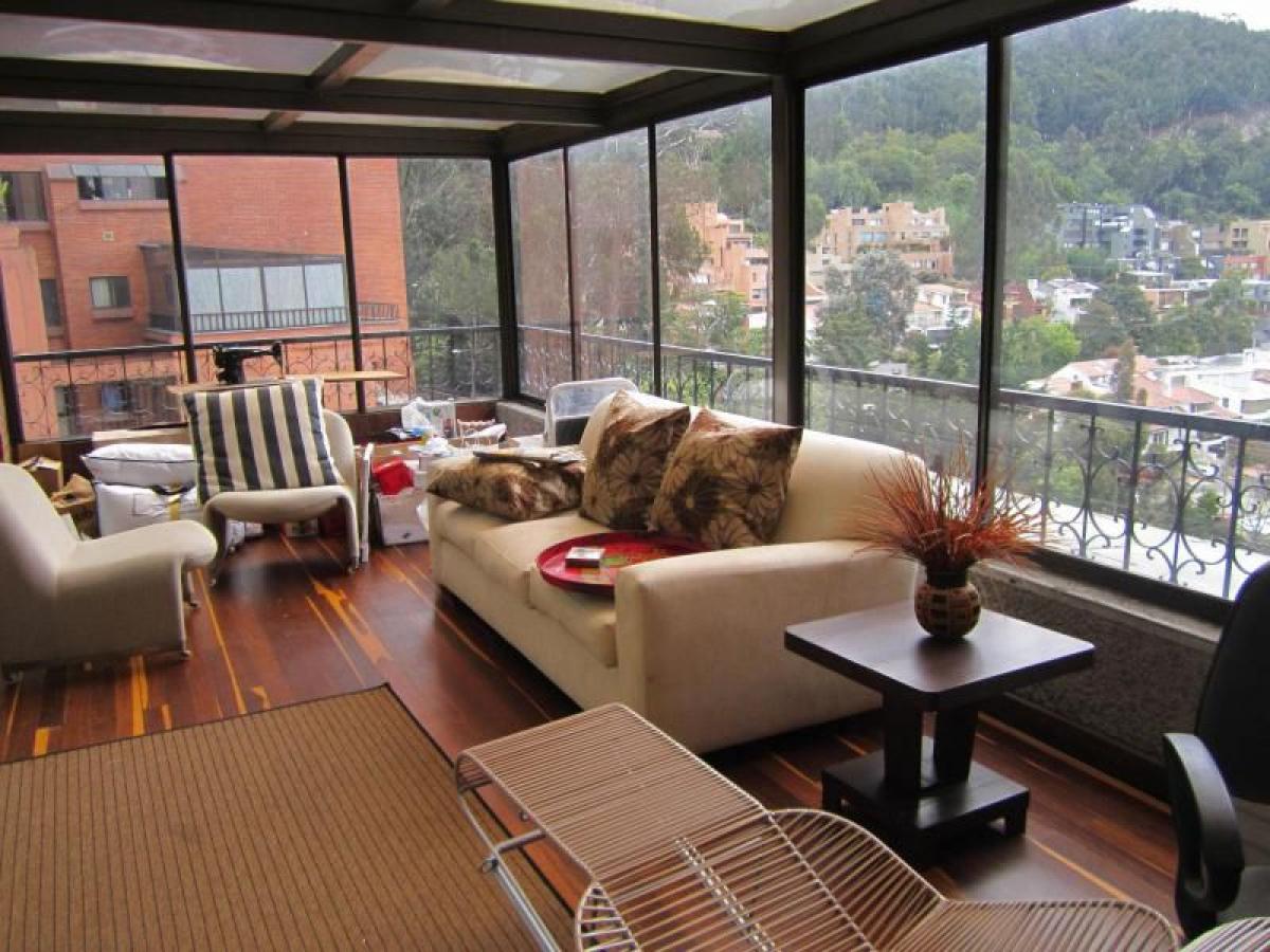 Casa de 3 dormitorios en Bogotá, Colombia No. 12012