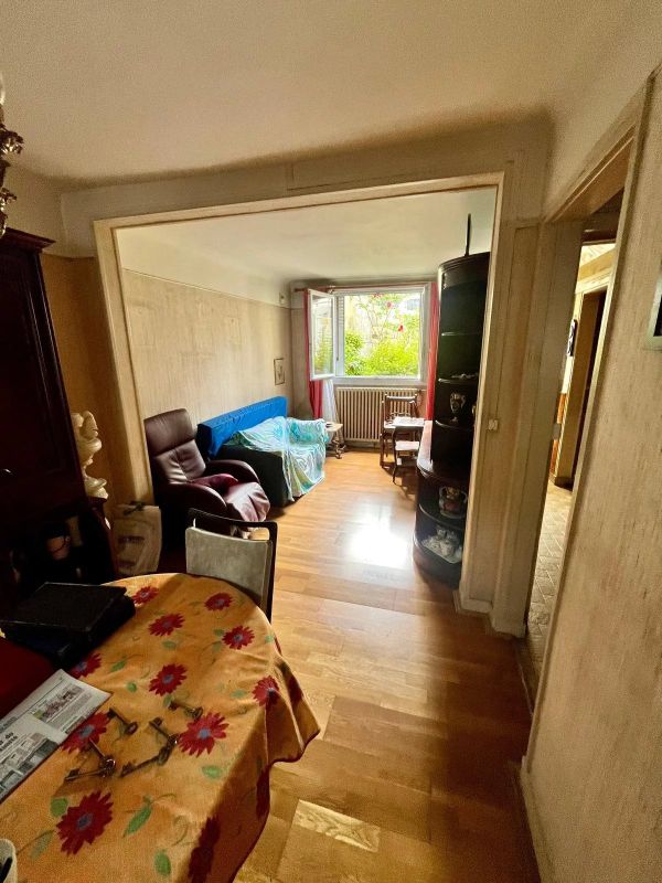 2 bedrooms House in Fontenay-sous-Bois, France No. 350113