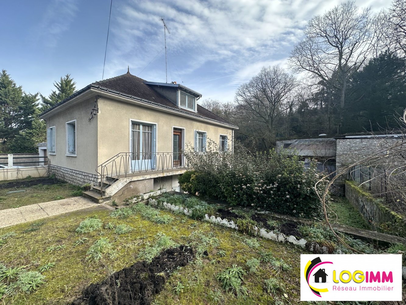 3 bedrooms House in Montbazon, France No. 159874