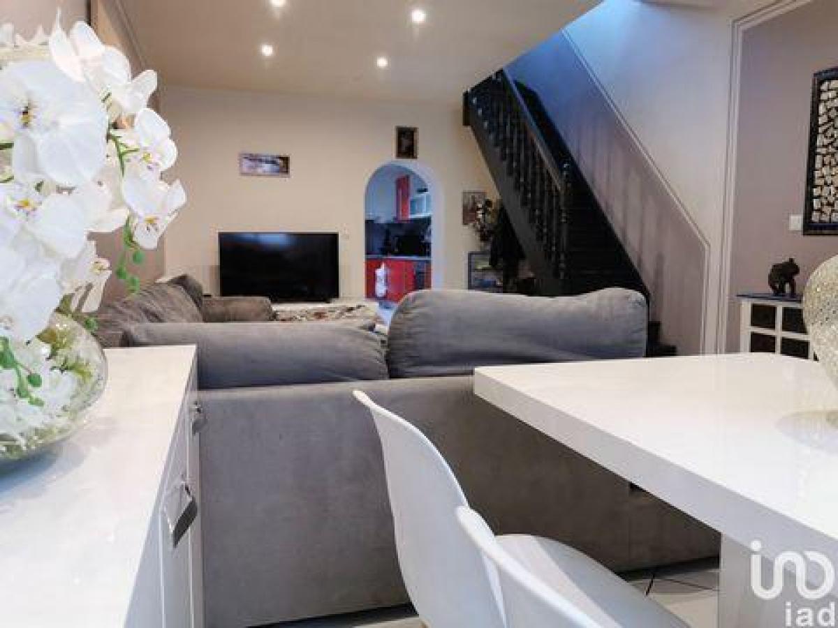 4 bedrooms House in Roubaix, France No. 23857