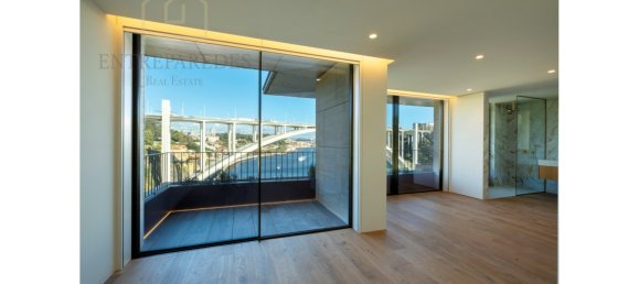 3 bedrooms Apartment in Porto, Portugal No. 107965 52