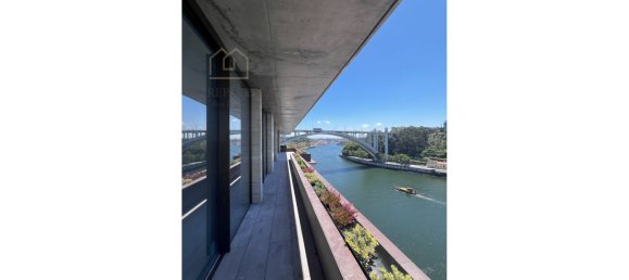 3 bedrooms Apartment in Porto, Portugal No. 107965 21