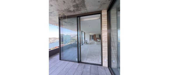 3 bedrooms Apartment in Porto, Portugal No. 107965 10