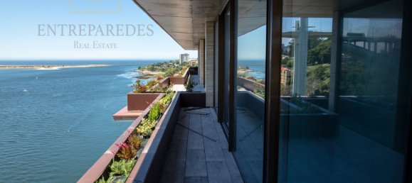 3 bedrooms Apartment in Porto, Portugal No. 107965 2