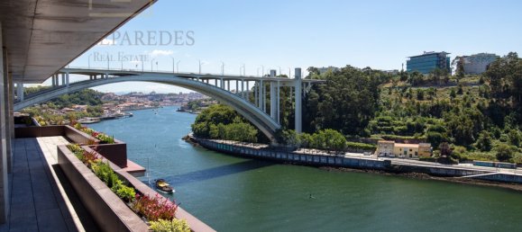 3 bedrooms Apartment in Porto, Portugal No. 107965 3