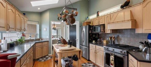 3 bedrooms House in British Columbia, Canada No. 182 6