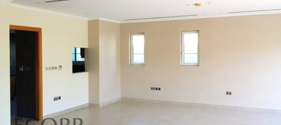 4 bedrooms Villa in Jumeirah Park, UAE No. 6567 6