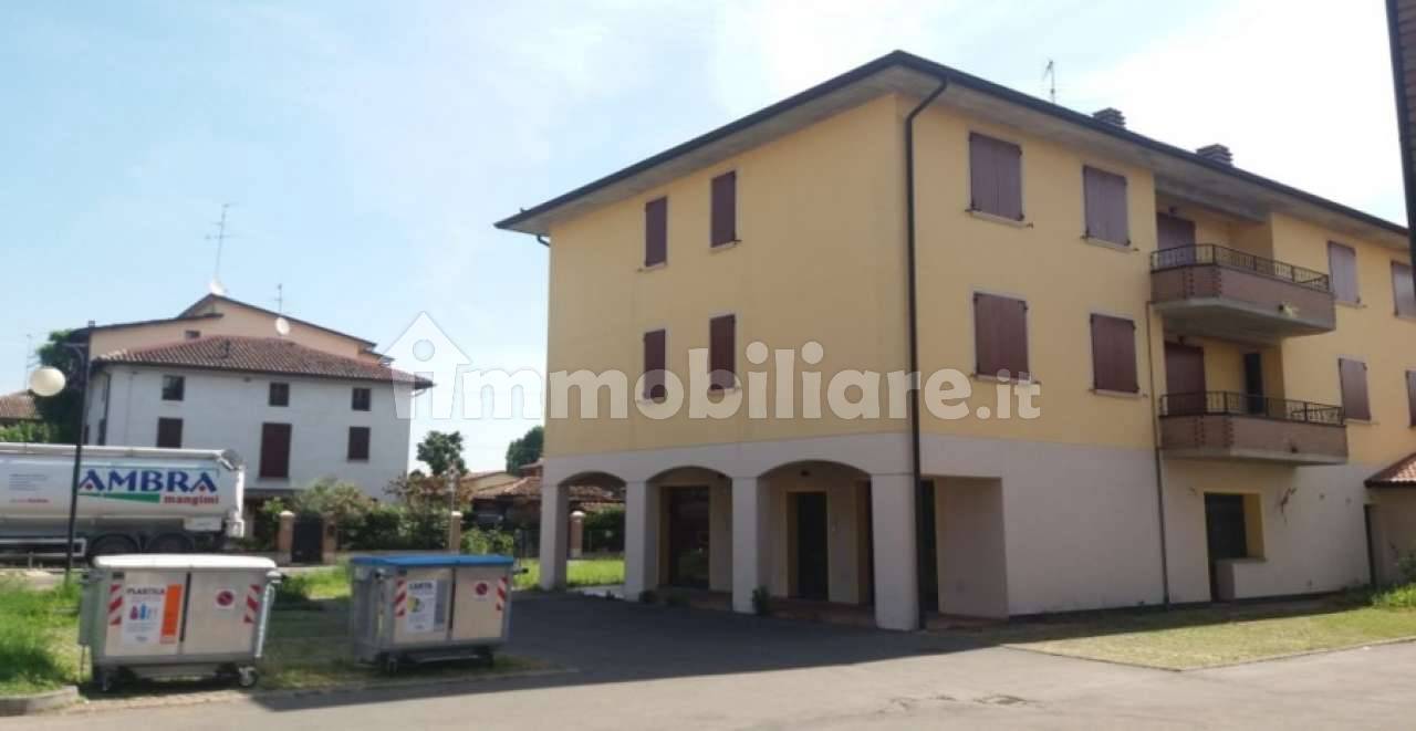  عقار تجاري في Cadelbosco di Sopra, Italy 61متر مربع رقم 81657