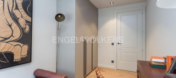 Квартира с 4 спальнями в Старый город, Испания № 104012 3