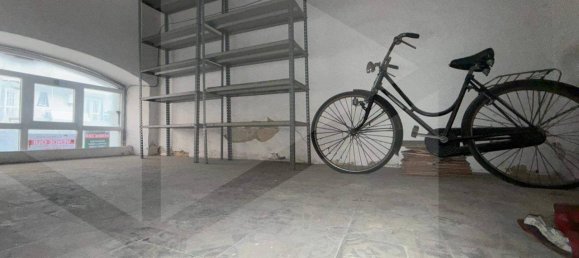 Almacén de 1 habitación en Bari, Italy No. 23244 4