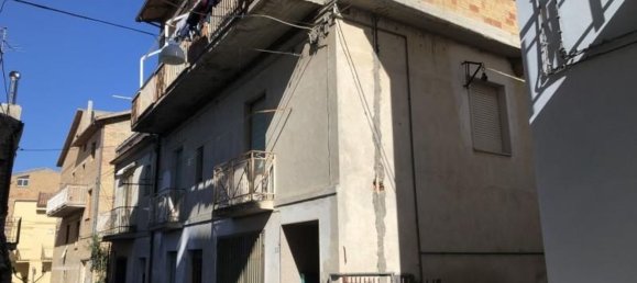 Дом с 8 комнатами в Купелло, Италия № 233943 2