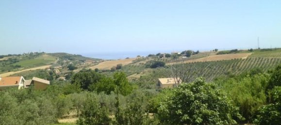 Дом с 8 комнатами в Купелло, Италия № 233943 19