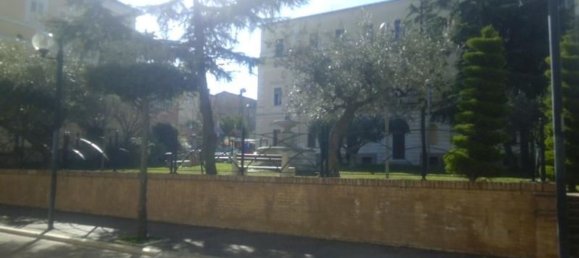 Дом с 8 комнатами в Купелло, Италия № 233943 15