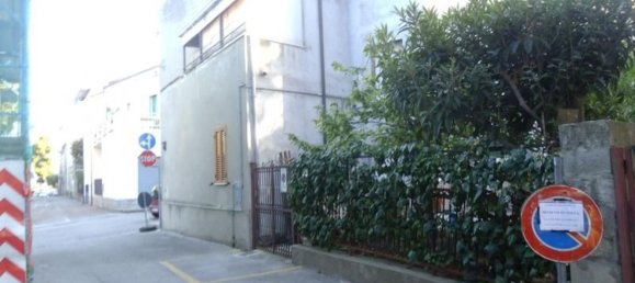 Дом с 8 комнатами в Купелло, Италия № 233943 13