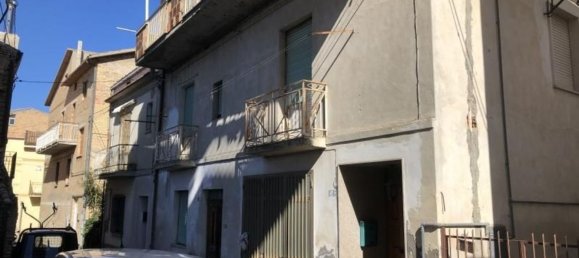 Дом с 8 комнатами в Купелло, Италия № 233943 4