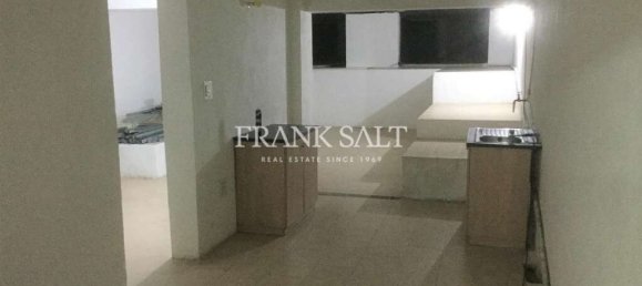 Laden in Naxxar, Malta 276m², Nr. 12186 3