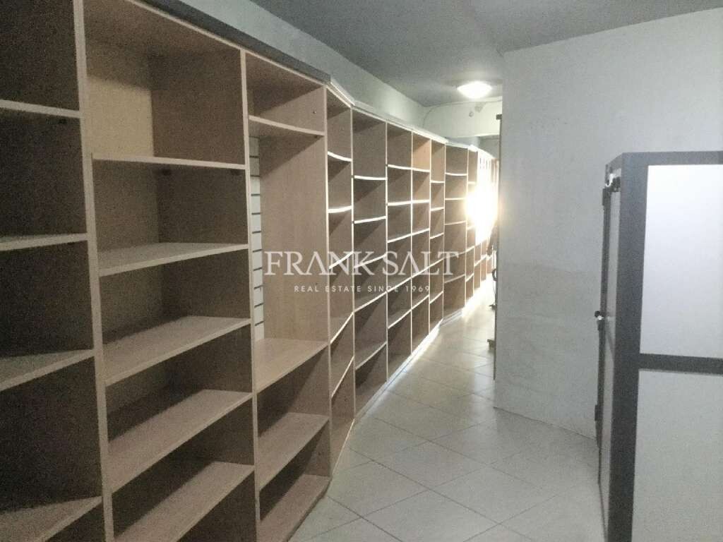 Laden in Naxxar, Malta 276m², Nr. 12186