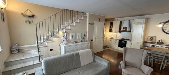 Вилла с 3 спальнями в Колоньо аль Серио, Италия № 378773 4