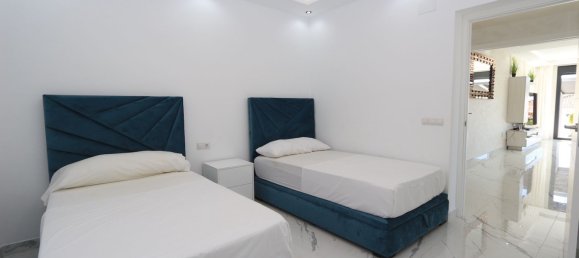 Villa de 3 dormitorios en Mijas, Spain No. 137938 34