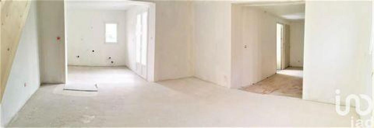 Casa de 2 dormitorios en Acquigny, France No. 26739