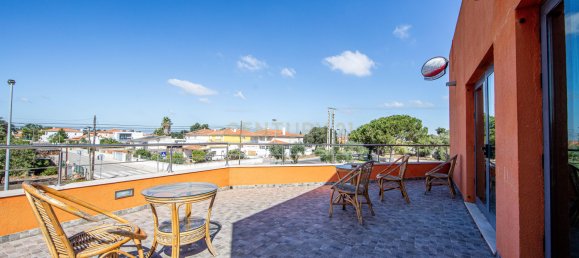 512m² Commercial property in Setubal, Portugal No. 155979 22